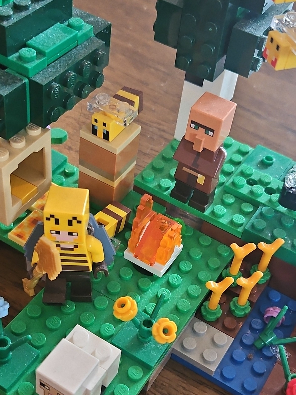 Lego 21165 Minecraft ✨The Bee Farm✨ Retired - Picture 3 of 3
